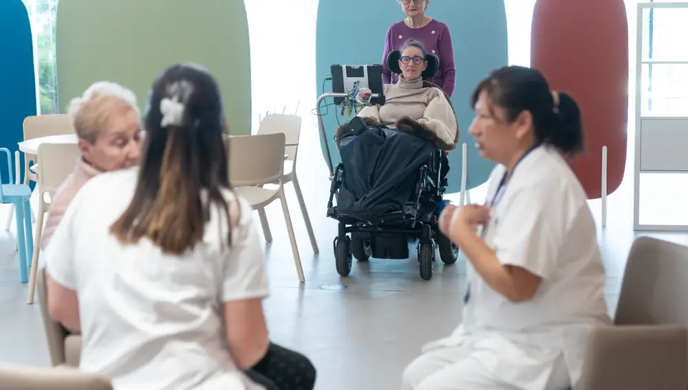 El Hospital Zendal de Madrid atiende a pacientes de ELA. David Jar