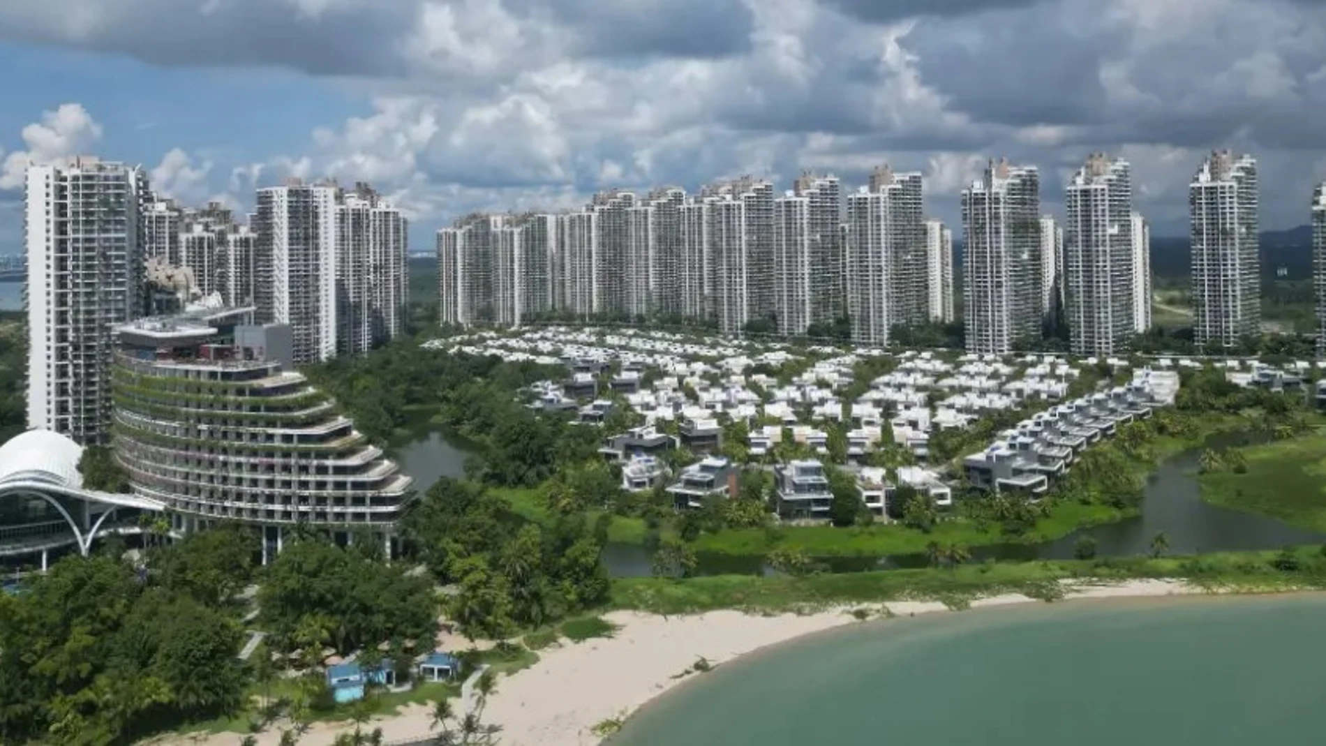 Forest City, en el sur de Malasia, era un proyecto que se acabó estancando y convirtió a la "ciudad del futuro" en un lugar fantasma