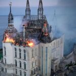 El "castillo de Harry Potter" de Odesa envuelto en llamas