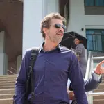 El padre de Daniel, Rodolfo Sancho, a su salida del tribunal de Samui (Tailandia).