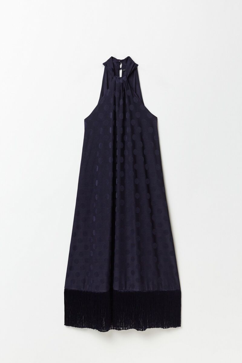 Vestido con flecos.