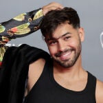 Agoney presenta su nuevo single 'Tormenta'.