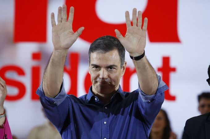 El presidente del Gobierno, Pedro Sánchez, durante un mitin del PSC, a 2 de mayo, en Sant Boi de Llobregat, Barcelona
