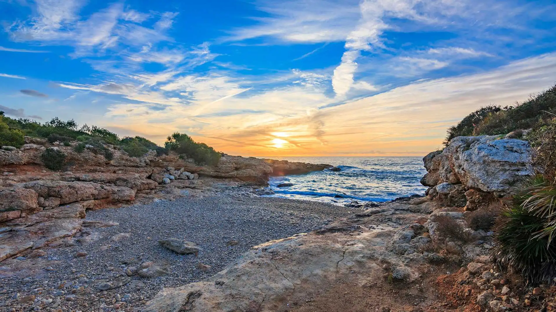 Imagen de Cala Mundina, en la localidad castellonense de Alcossebre