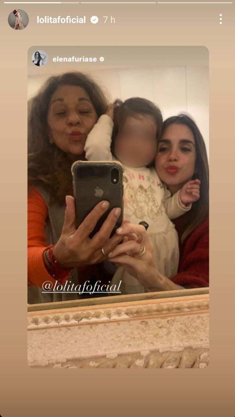 Elena Furiase junto a su hija Nala y su madre Lolita