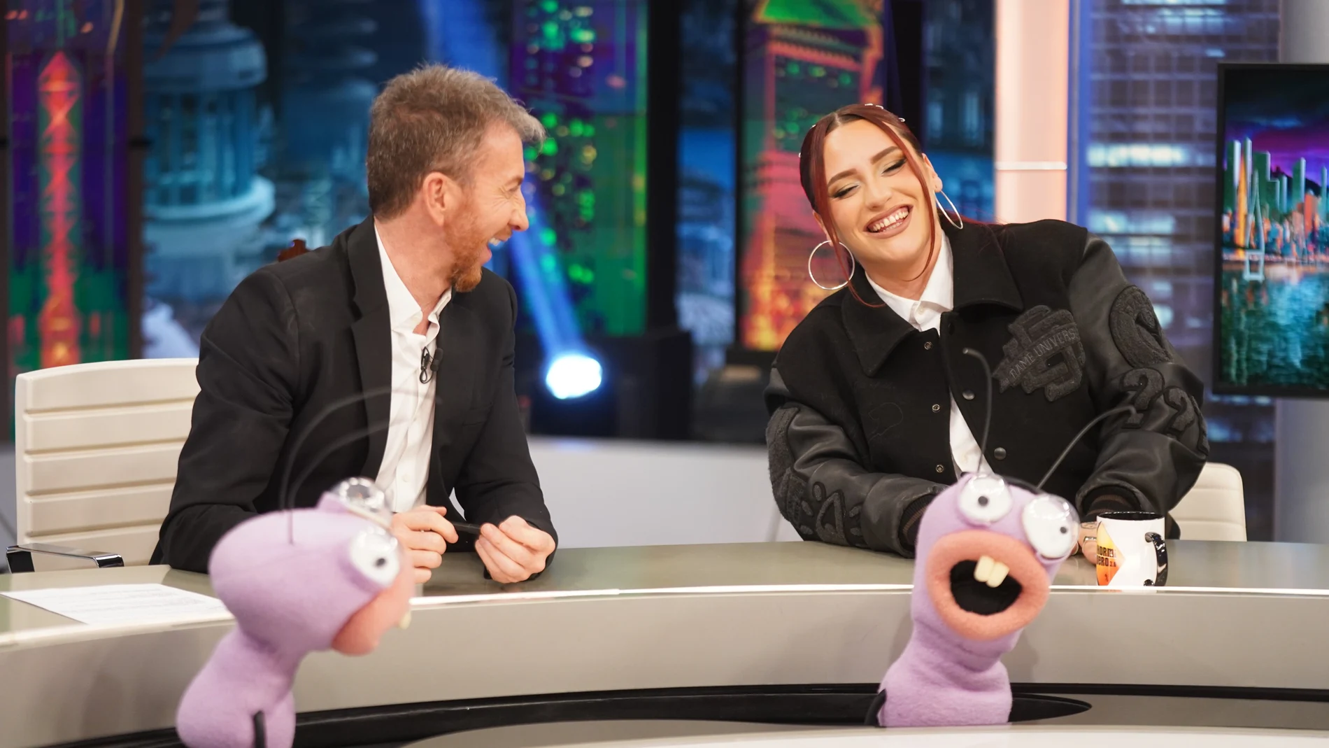 Lía Kali junto a Pablo Motos en 'El Hormiguero'