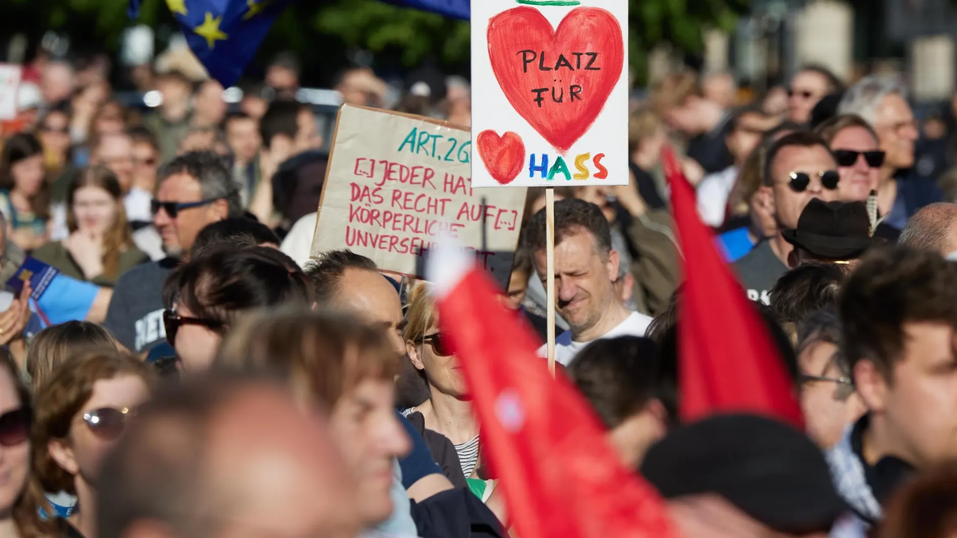 Alemania.- Identificados otros tres sospechosos por el ataque a un político alemán en Dresde