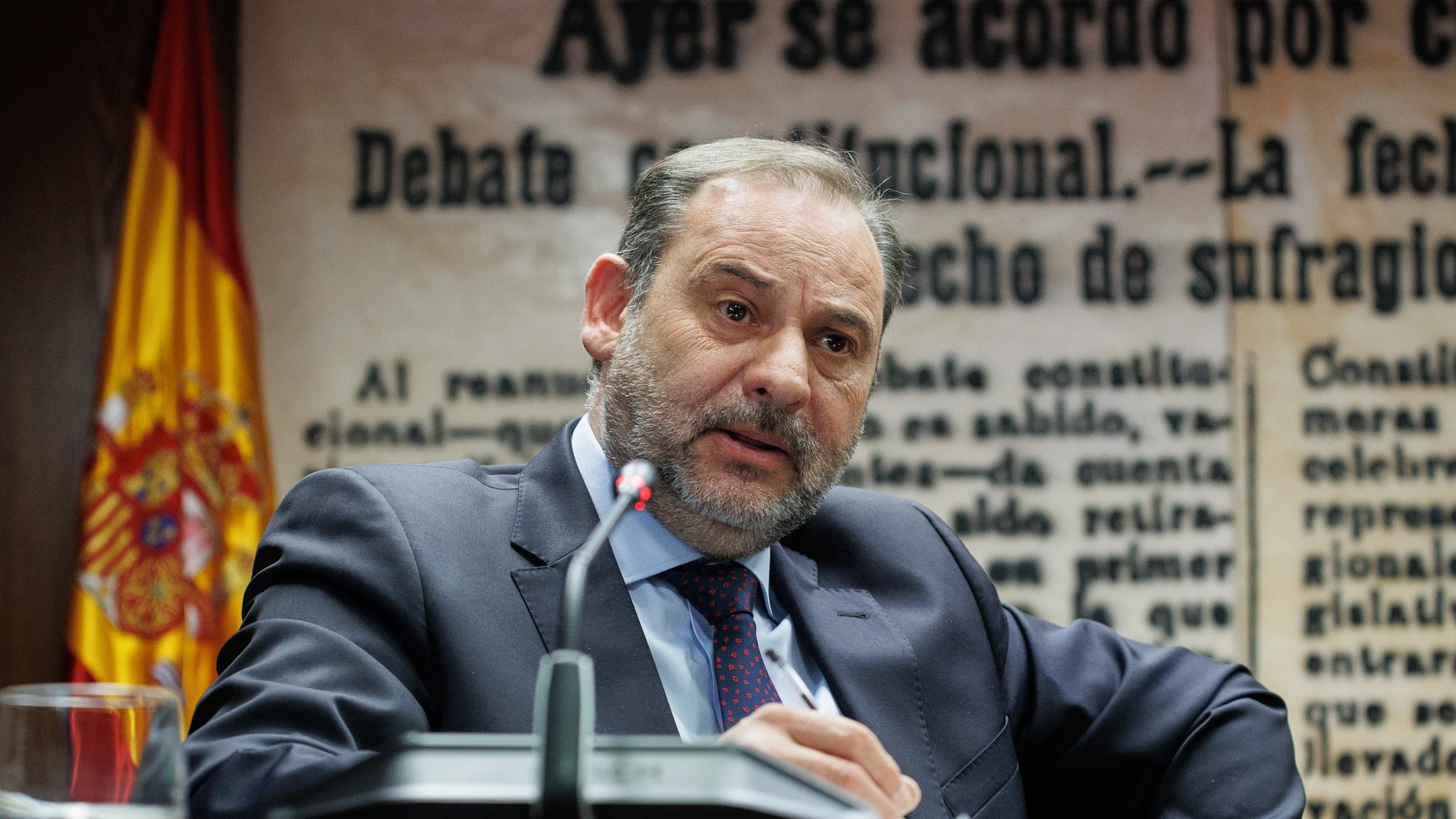 El exministro de Transportes José Luis Ábalos comparece durante la Comisión de Investigación sobre los contratos públicos realizados durante la pandemia del covid-19, en el Senado, a 6 de mayo de 2024, en Madrid (España). El exministro de Transportes llega hoy a la cámara alta para determinar si tenía o no conocimiento de la presunta corrupción en la compra de mascarillas de Koldo García. 06 MAYO 2024;MADRID;ÁBALOS;CASO KOLDO;COMPARECENCIA;PANDEMIA;COVID 19;SENADO Alejandro Martínez Vélez /...