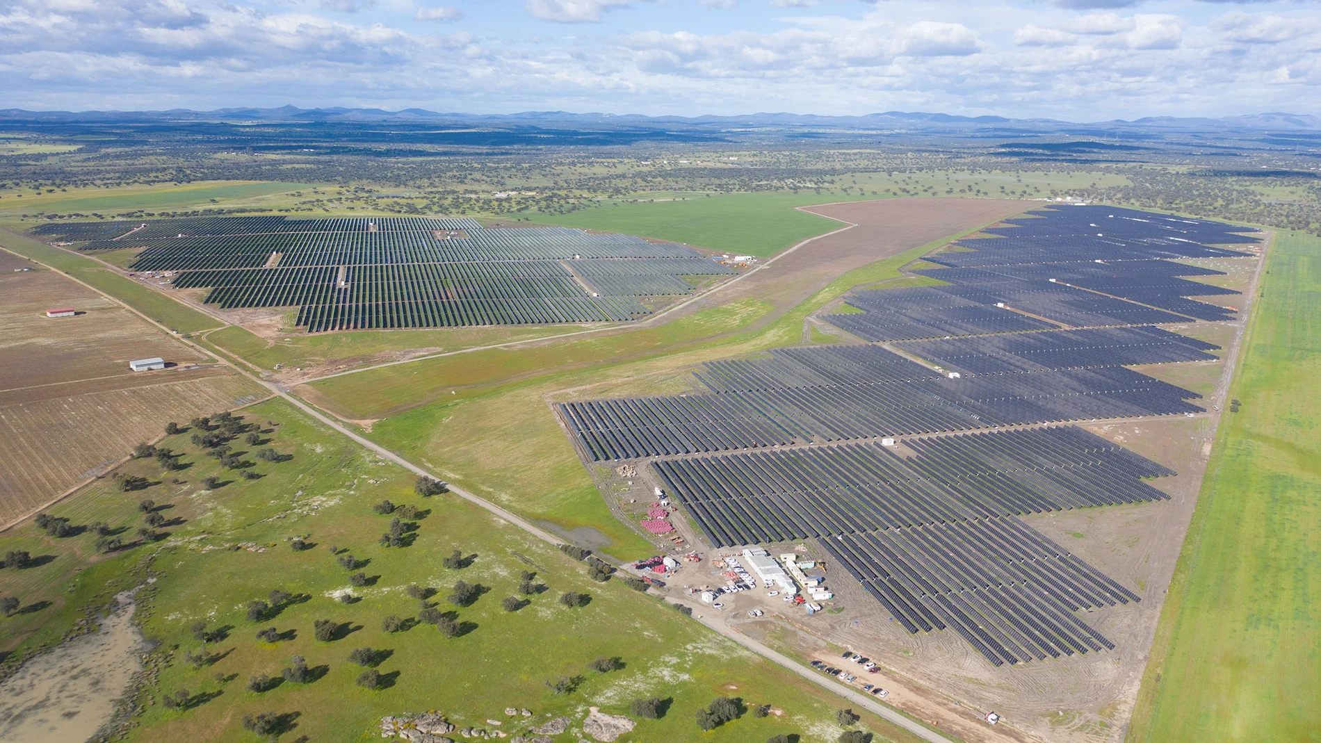 Proyecto fotovoltaico de 100MW actualmente en construcción en Mérida (Badajoz)