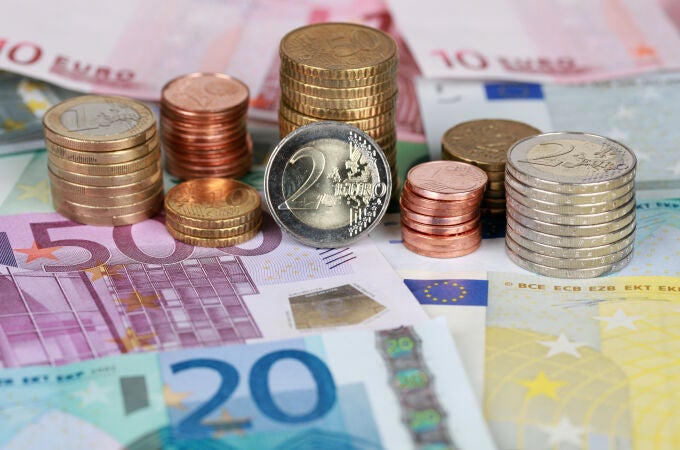 Desde la llegada del euro a España, se han creado muchas monedas para conmemorar importantes hechos históricos o a la Policía Nacional