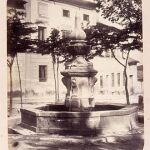 Fuente en la plaza Afligidos en 1864