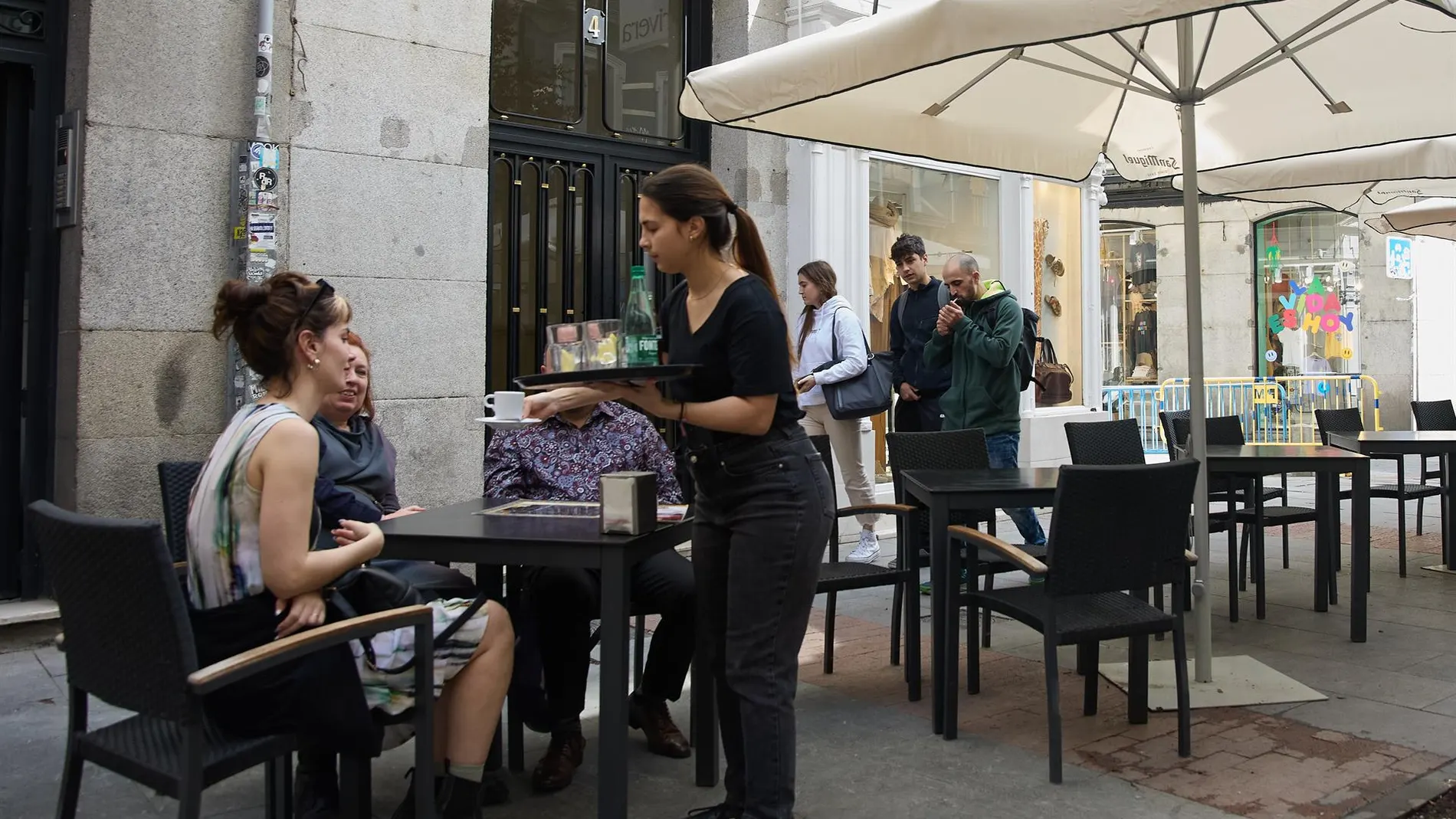 MADRID.-El PSOE cree que Almeida sólo busca ganar tiempo mientras que ellos velarán por evitar "errores" con las terrazas