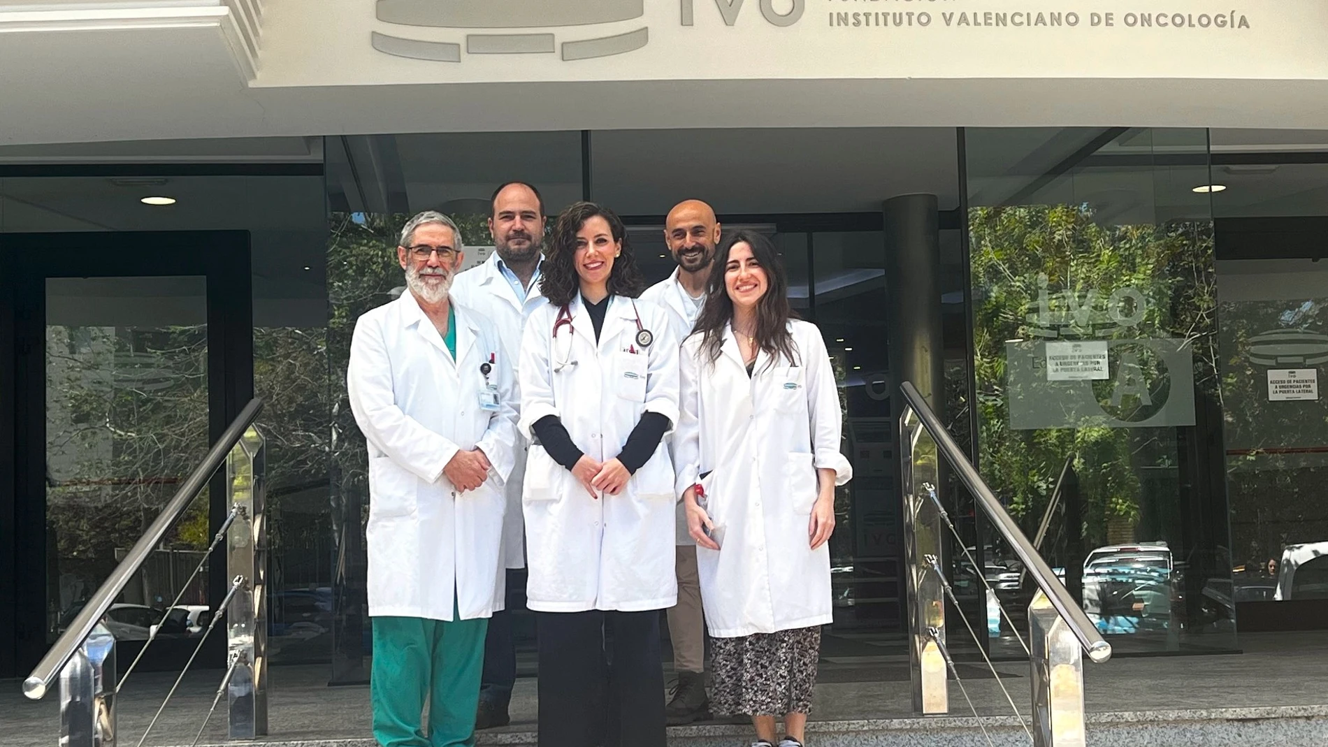 Los doctores Guinot, Romero y Sanchis y las doctoras Ramírez y López