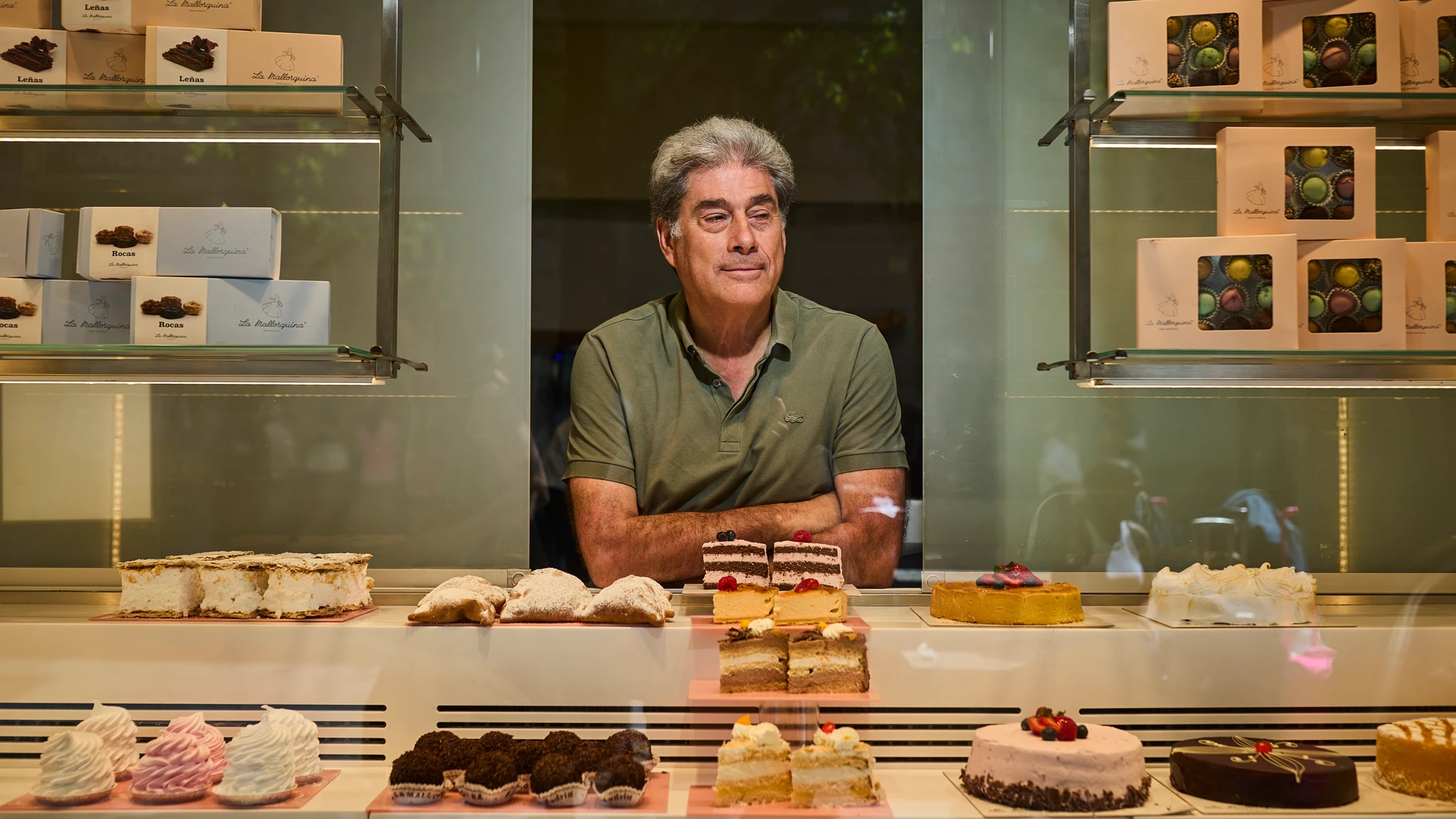 Negocios centenarios: Pastelería y confitería La Mallorquina en la puerta del Sol en Madrid.© Alberto R. Roldán / Diario La Razón.10 05 2024