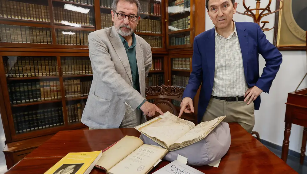 Manuscrito con la firma de Miguel de Cervantes en la Universidad de Sevilla