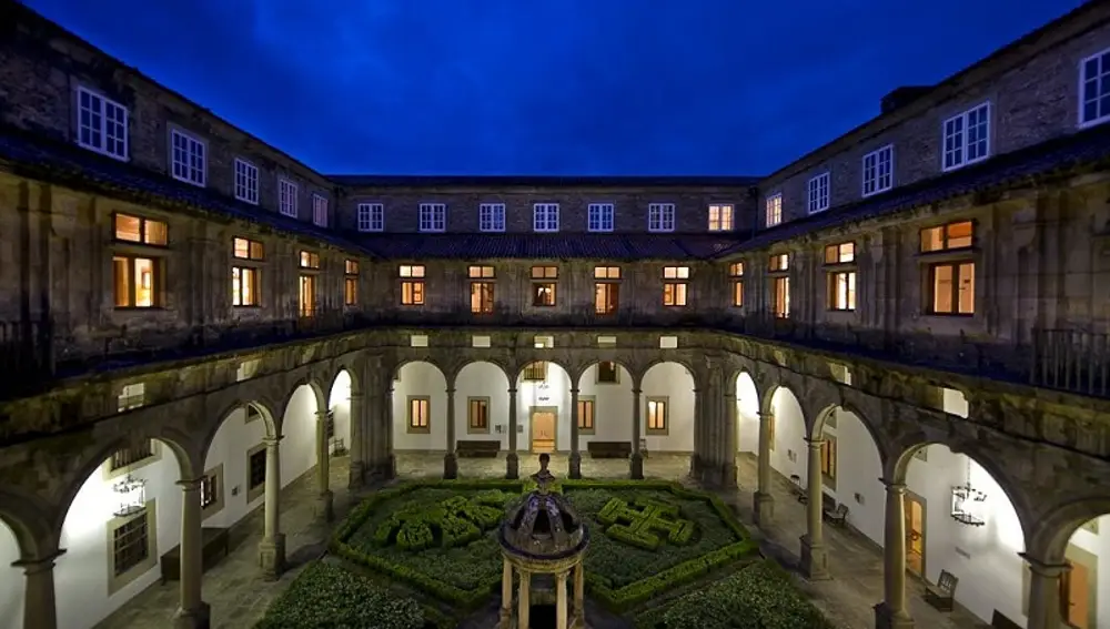 Interior del Hostla de los Reyes Católicos.