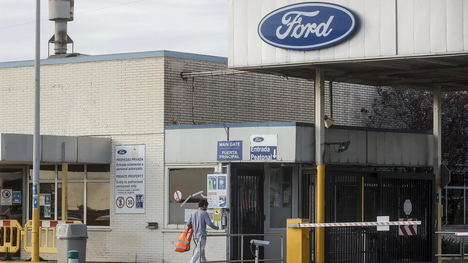 Economía/Motor.- Ford Almussafes fabricará 300.000 unidades al año del nuevo coche, que se lanzará a mediados de 2027