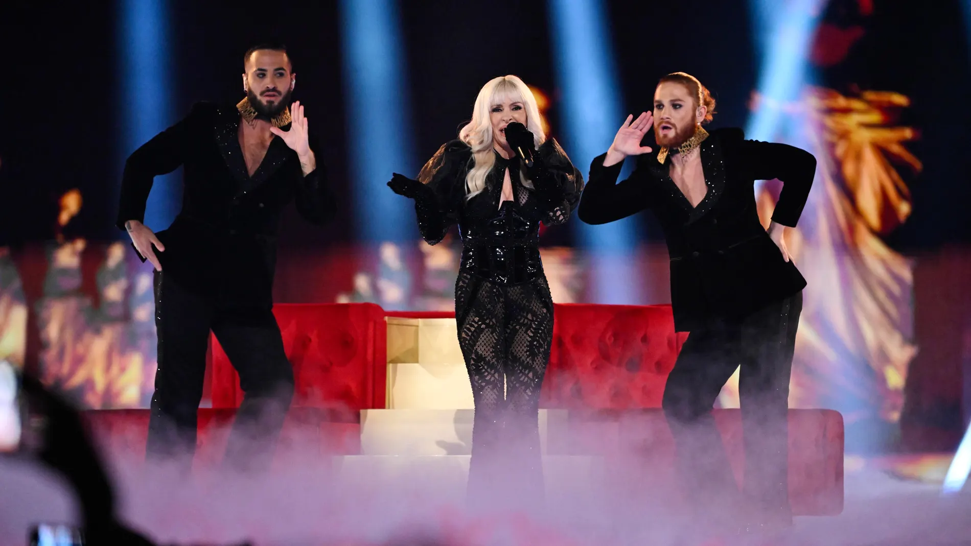Malmo (Sweden), 11/05/2024.- Nebulossa representing Spain with the song 'Zorra' performs during the grand final of the 68th Eurovision Song Contest (ESC) at the Malmo Arena, in Malmo, Sweden, 11 May 2024. (España, Suecia) EFE/EPA/JESSICA GOW SWEDEN OUT