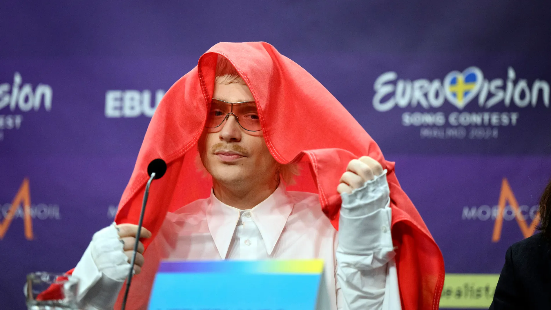 Malmo (Sweden), 11/05/2024.- (FILE) - Joost Klein representing the Netherlands with the song 'Europapa' during a press conference with the entries that advanced to the final after the second semi-final of the 68th edition of the Eurovision Song Contest (ESC) at the Malmo Arena, in Malmo, Sweden, 09 May 2024 (reissued 11 May 2024). Swedish police are investigating a complaint filed against singer Joost Klein over an alleged threat and he is disqualified from the Eurovision Song Contest. (Paíse...