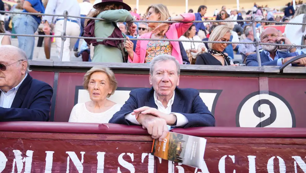 José Luis Corcuera, en los toros en Las Ventas