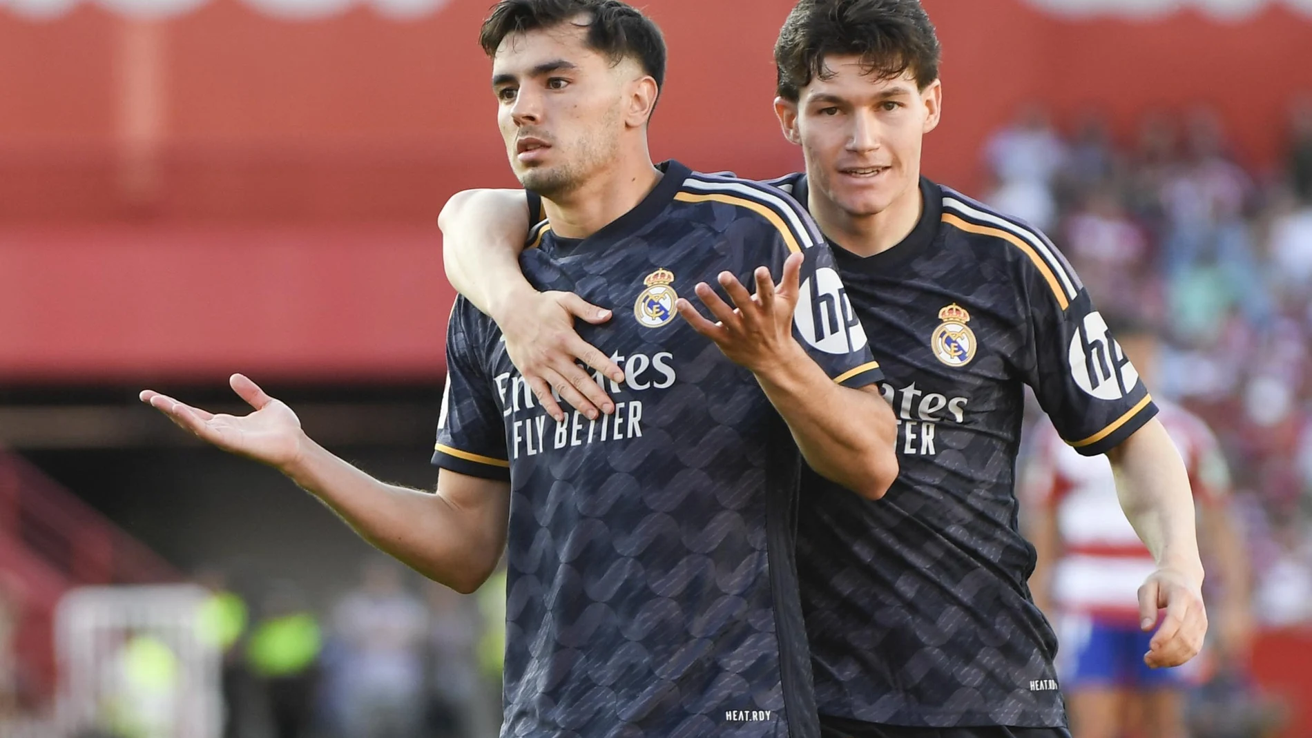 Brahim celebra uno de sus goles al Granada