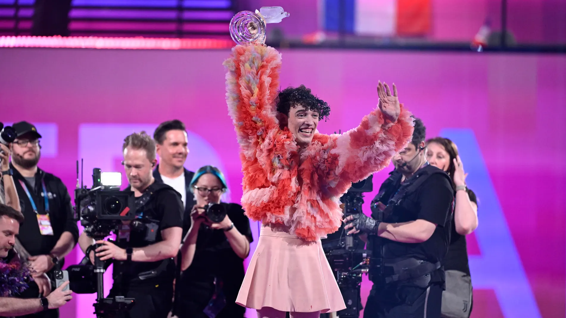 Malmo (Sweden), 11/05/2024.- Nemo representing Switzerland with the song The Code wins the final of the 68th edition of the Eurovision Song Contest (ESC) at the Malmo Arena, in Malmo, Sweden, 11 May 2024. (Suecia, Suiza) EFE/EPA/JESSICA GOW SWEDEN OUT