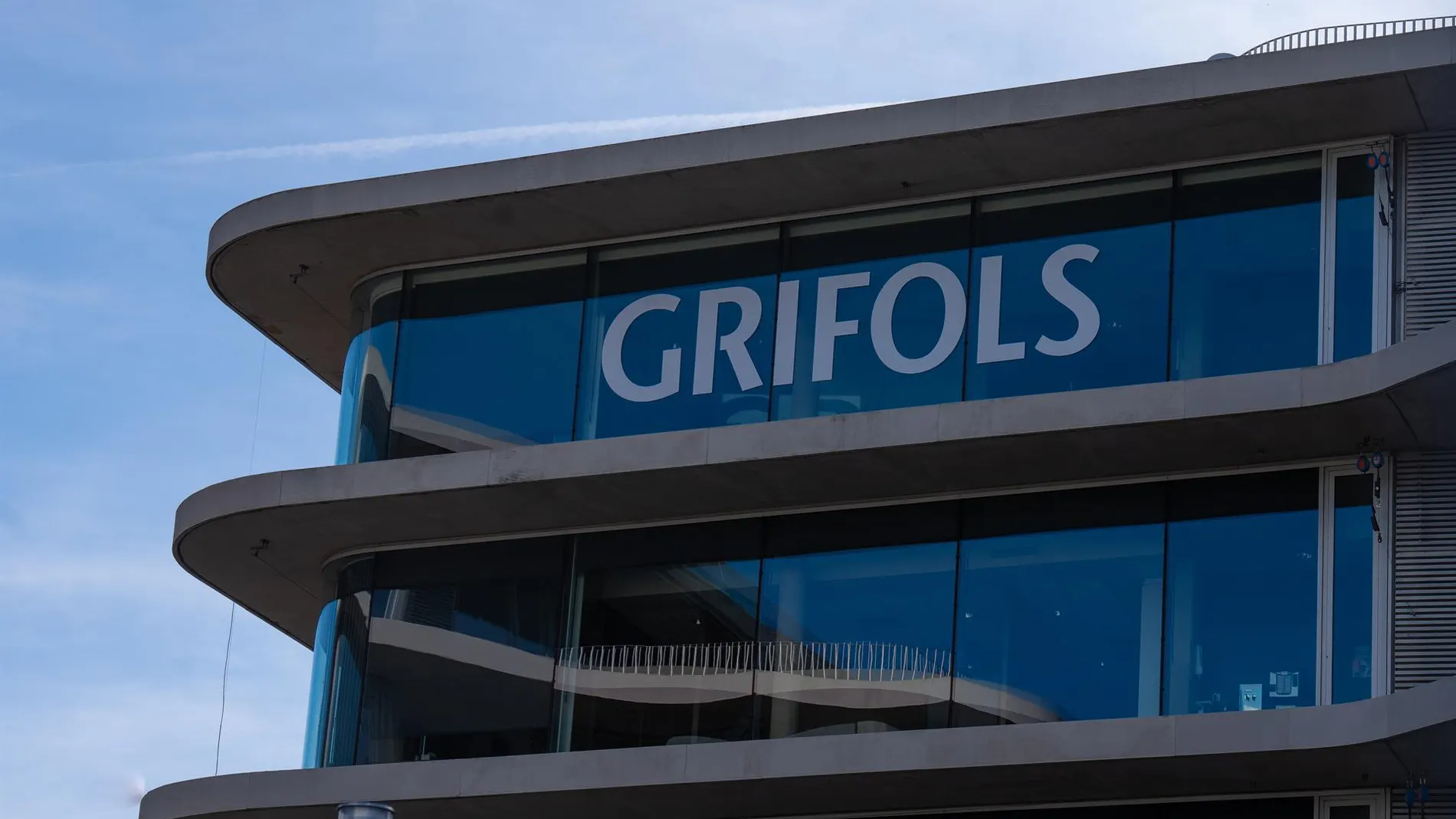 Economía.- S&P confirma rating de Grifols en 'B' y retira vigilancia con implicaciones negativas antes de sus resultados