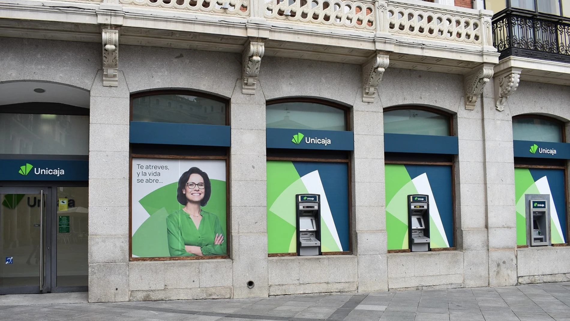 Unicaja ofrece un 10% de descuento en seguros de vida al contratar la cobertura opcional de cáncer de mama. UNICAJA 14/05/2024