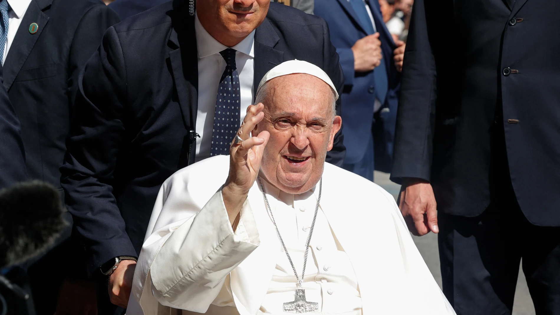 Francisco llega a la iglesia de San Giuseppe al Trionfale