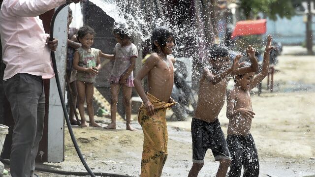 El cambio climático ha hecho que las olas de calor de abril en Asia sean más extremas, según World Weather Attribution