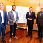 El alcalde, Darío Moreno, y el concejal de Movilidad Urbana, Javier Raro, se han reunido esta misma mañana con el secretario de Estado de Transportes y Movilidad Urbana, José Antonio Santano