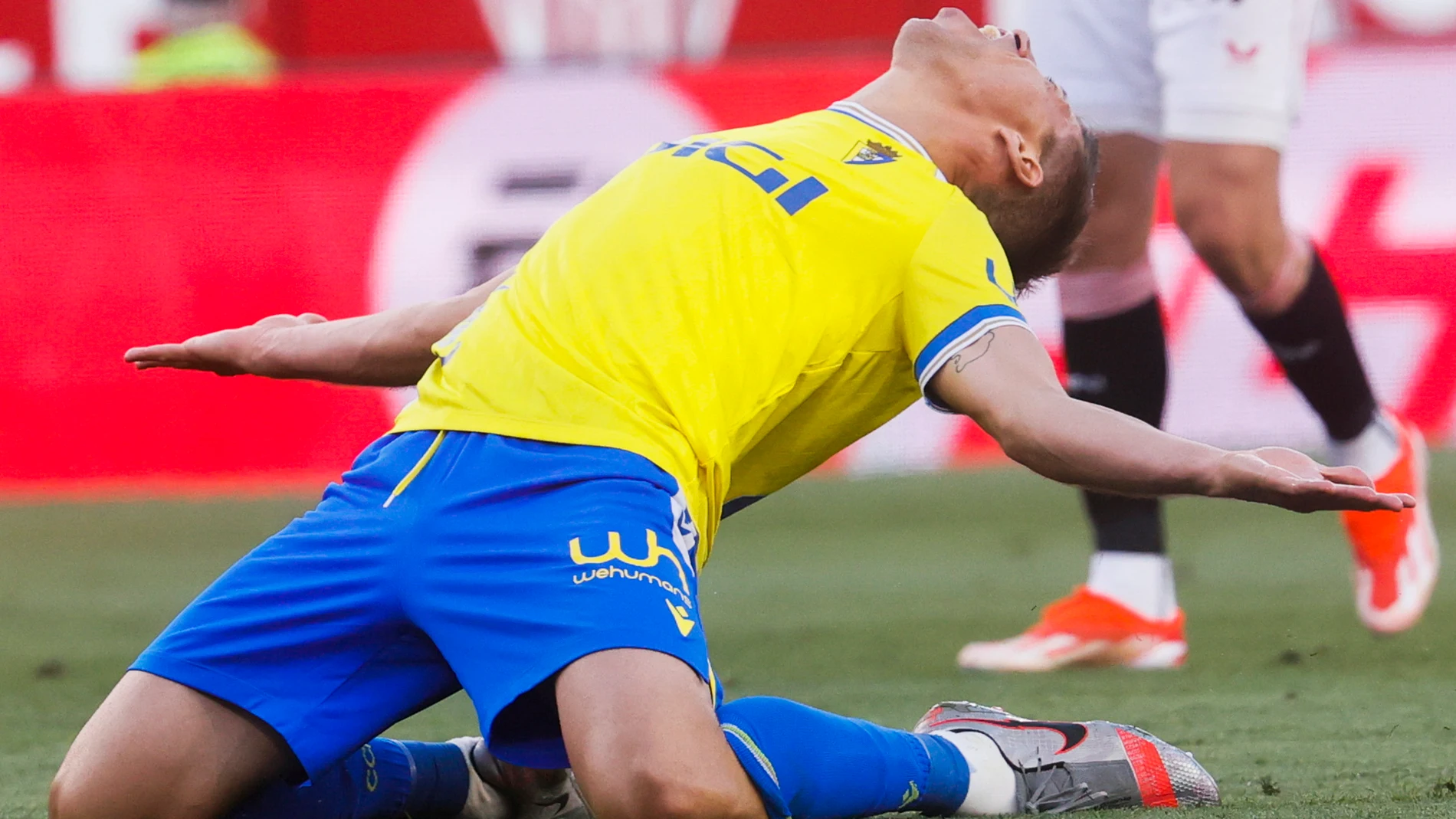 El Cádiz ganó en Sevilla y todavía tiene opciones de permanencia