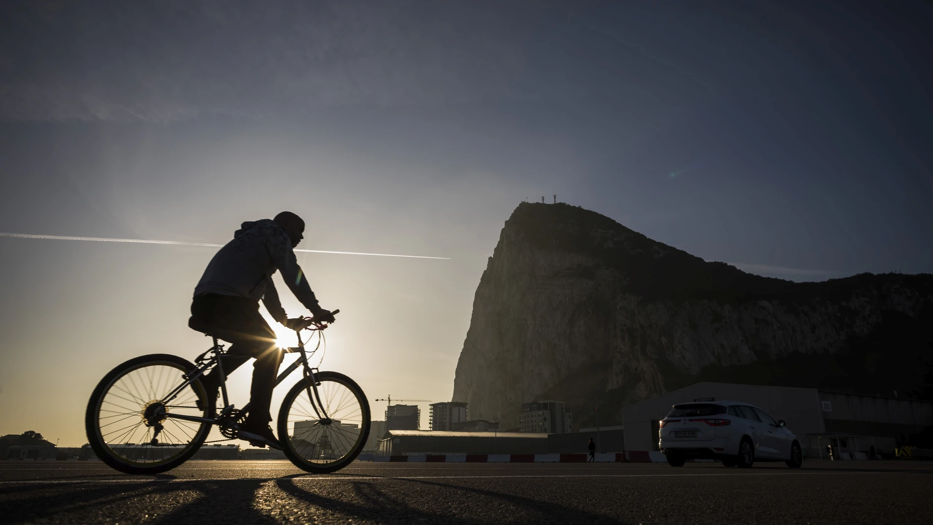 Ambiente en Gibraltar dos dias antes de la entrada oficial del Brexit Ciudadanos de La Linea entran por la fontera a trabajar en Gibraltar © Alberto R. Roldan MADRID 30/01/2020