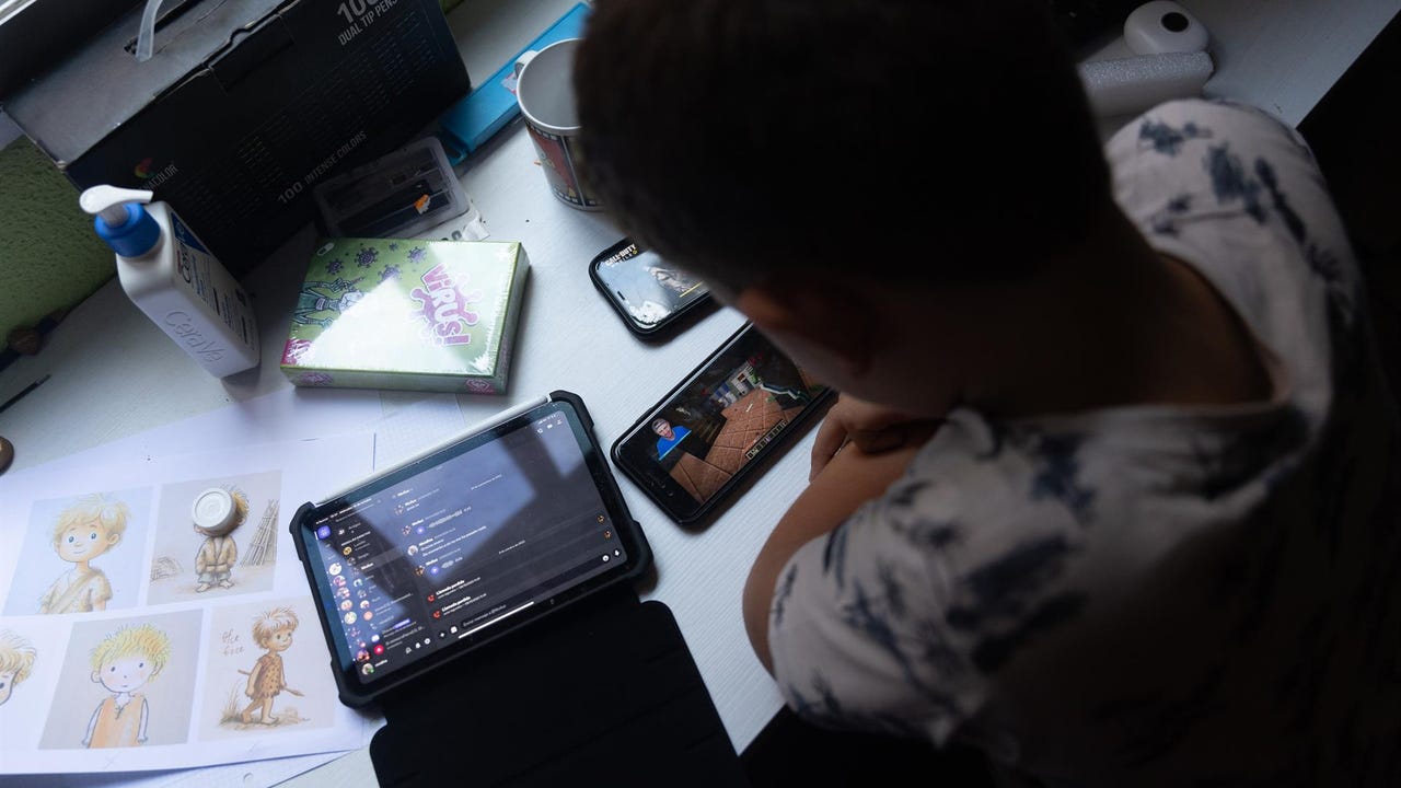Uno de cada cinco adolescentes españoles muestra signos de adicción a Internet, el móvil y las redes sociales