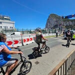 Albares y Cameron se reúnen en Bruselas para llegar a un acuerdo sobre Gibraltar