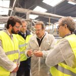García-Gallardo y Veganzones durante su visita a Lingotes Especiales, en Valladolid