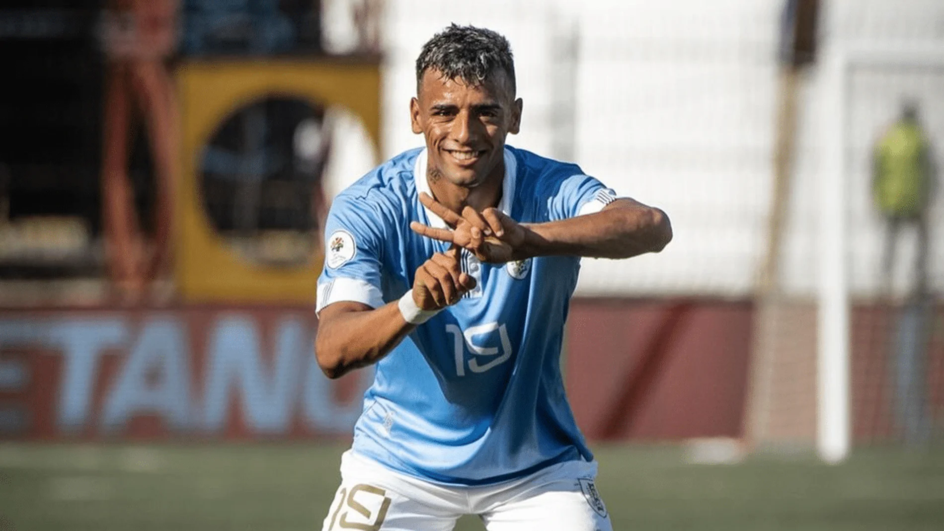 Lucho Rodríguez con en Liverpool de Montevideo