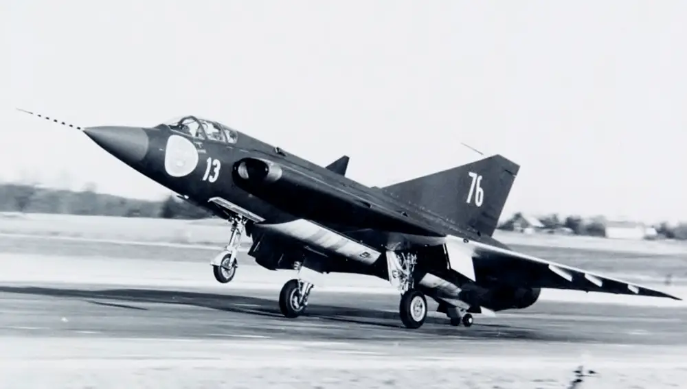 Saab 35 Draken sueco.