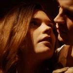 Los dos protagonistas, Ruby y James, descubrirán el mundo del otro antes de dejarse llevar
