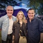 Antonio Muñoz, Manuela Villena y Juanma Moreno, en el concierto Interestelar