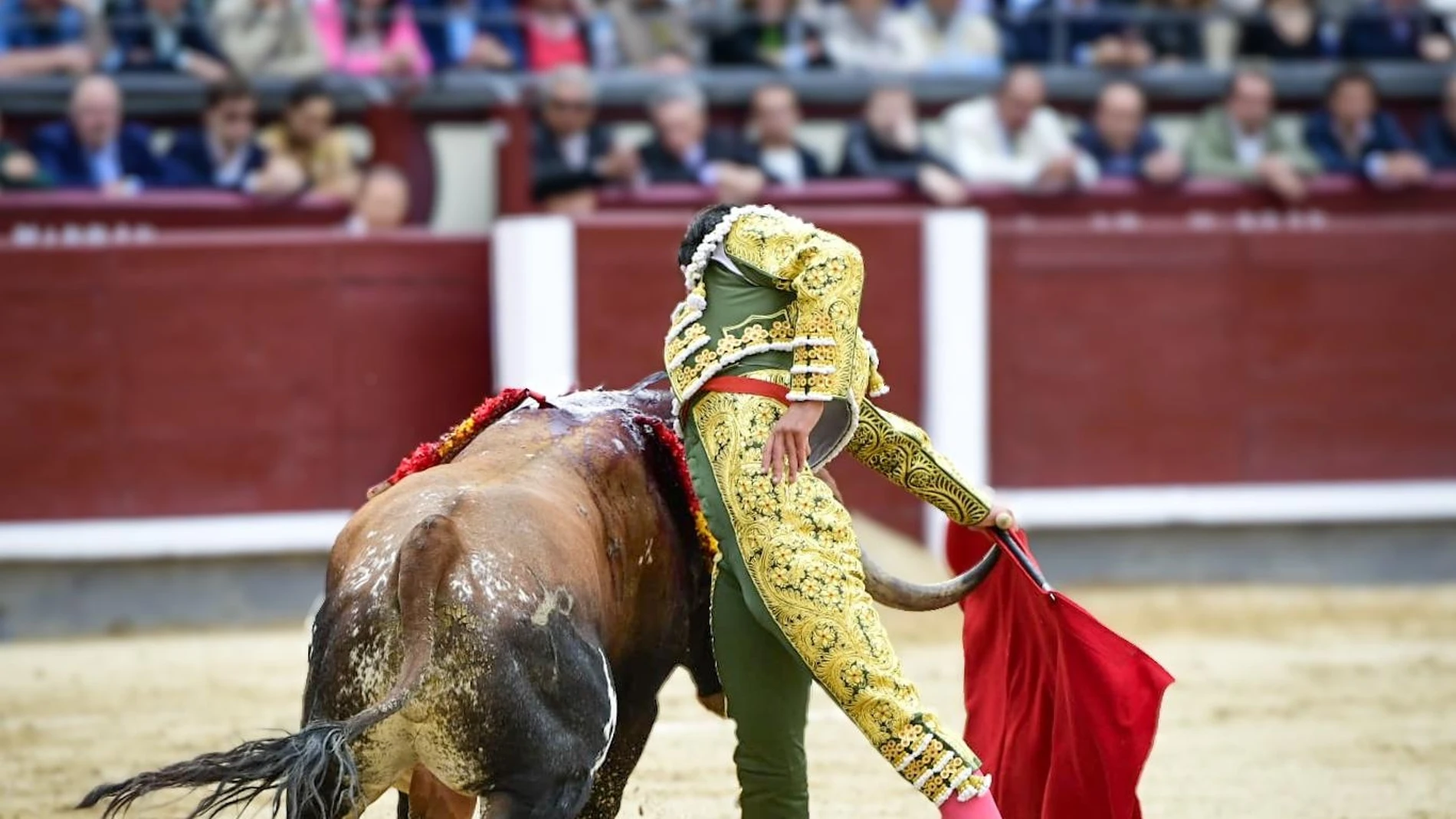 El diestro Juan de Castilla en la séptima corrida de la Feria de San Isidro, este domingo en la Plaza de Toros de Las Ventas.