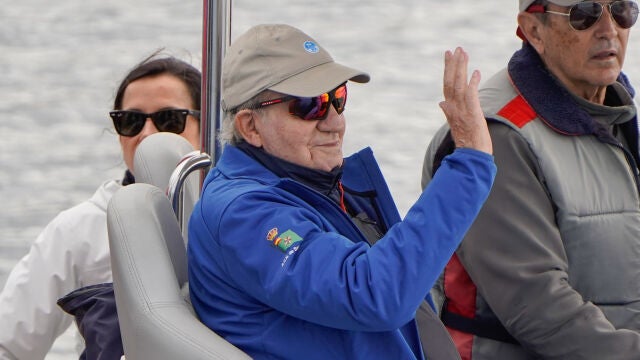 El Rey Juan Carlos y la Infanta Elena salen a navegar