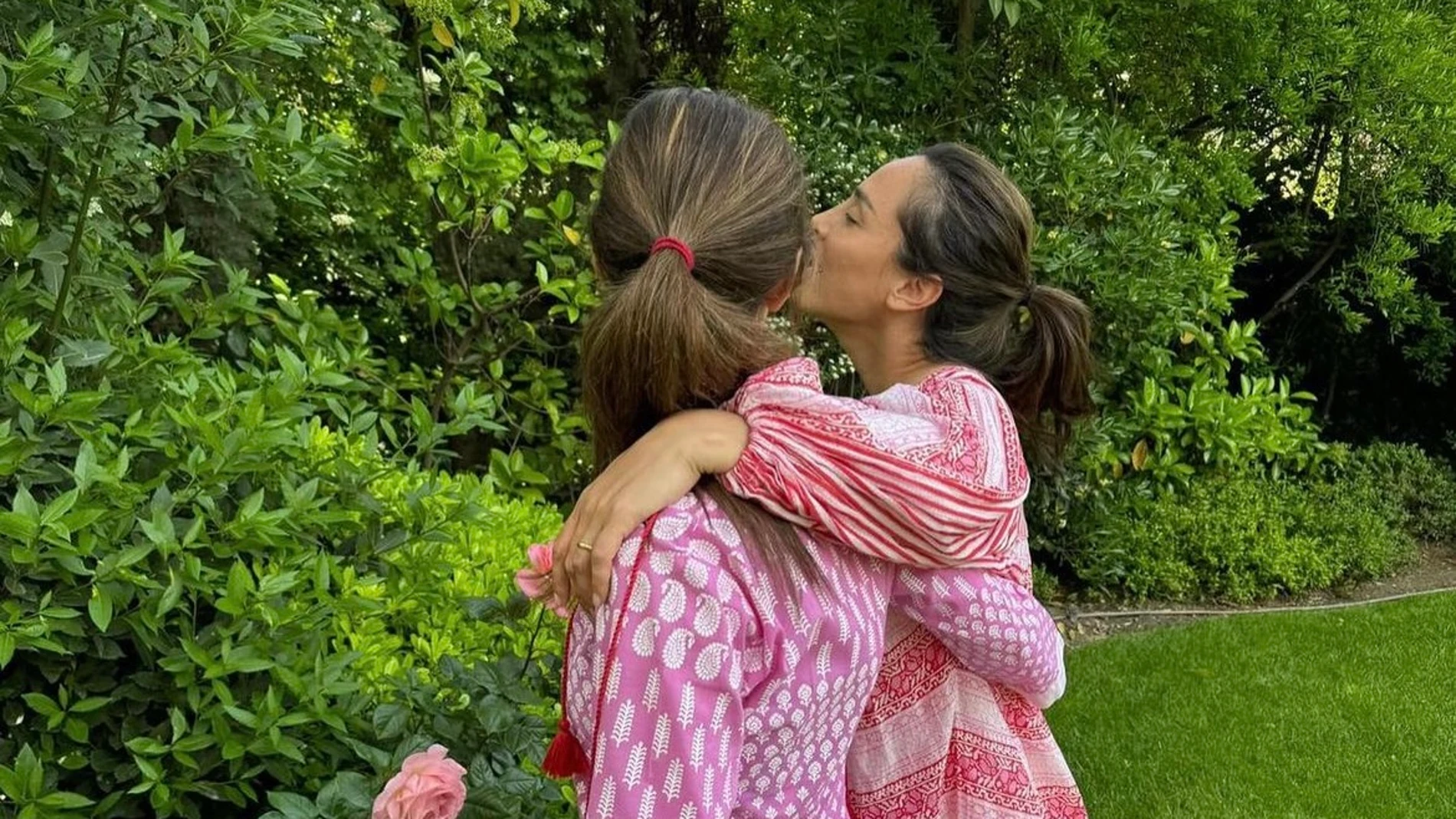 Los vestidos más veraniegos de Tamara Falcó y Ana Boyer