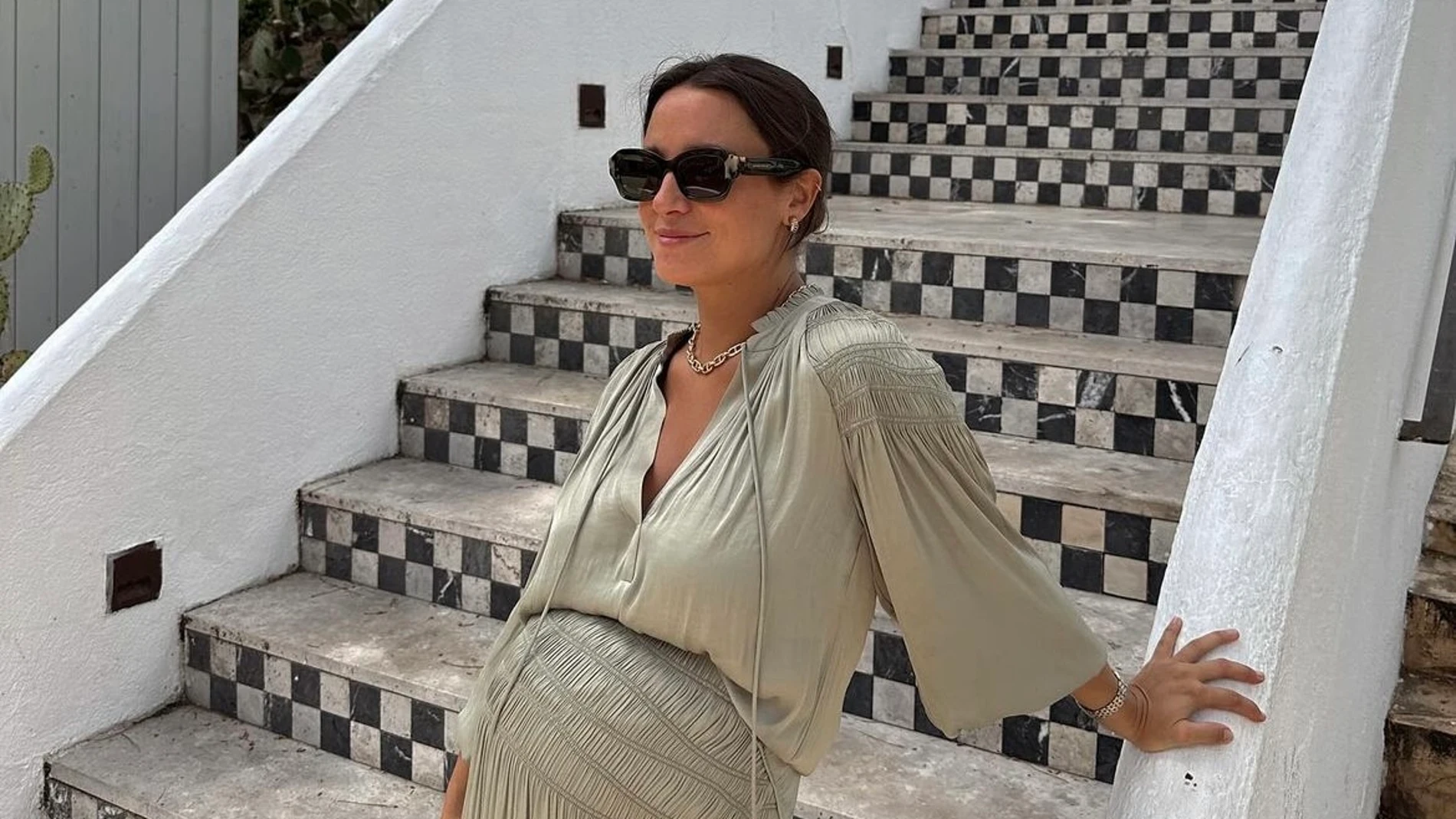 Marta Pombo con conjunto satinado
