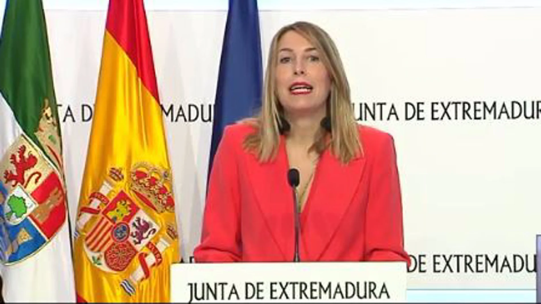 María Guardiola abandona la UCI del Hospital de Cáceres y ya está ingresada en planta