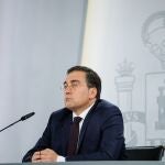 El ministro de Asuntos Exteriores, Unión Europea y Cooperación, José Manuel Albares, durante una rueda de prensa posterior a la reunión del Consejo de Ministros, a 21 de mayo de 2024, en Madrid (España). El Consejo de Ministros ha aprobado hoy la prevalencia de los convenios autonómicos sobre los estatales y sectoriales siempre que sean más beneficiosos para los trabajadores, según ha adelantado el PNV, que ha pactado la norma con el Gobierno. El acuerdo se enmarca dentro del decreto de reforma del subsidio por desempleo. 21 MAYO 2024;MADRID;GOBIERNO;CONSEJO DE MINISTROS;CONVENIOS AUTONÓMICOS Alejandro Martínez Vélez / Europa Press 21/05/2024
