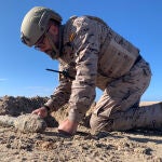 La Armada neutraliza un cohete contra-carro hallado en la playa de Camposoto