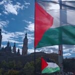 Banderas palestinas ante la Basílica del Pilar.