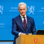 El primer ministro noruego, el socialdemócrata Jonas Gahr Store, durante su rueda de prensa en Oslo