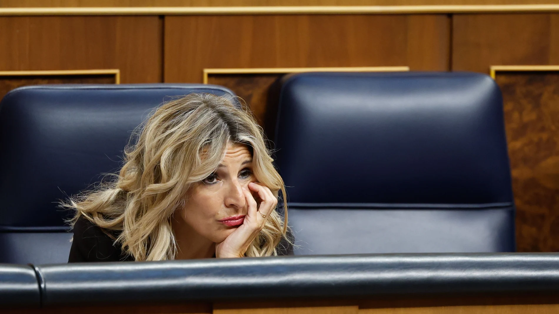La vicepresidenta segunda del Gobierno y líder de Sumar, Yolanda Díaz, asiste al pleno del Congreso de los Diputados celebrado este miércoles.